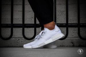 Alternative view of Giày Adidas NMD_R1 Primeknit 'Japan Triple White' BZ0221