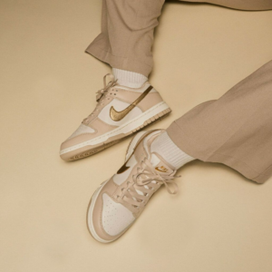 Giay Nike Wmns Dunk Low 'Gold Swoosh' DX5930-001