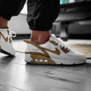 Alternative view of Giày Nike Air Max 90 Flyease 'White Gold' CU0814-100