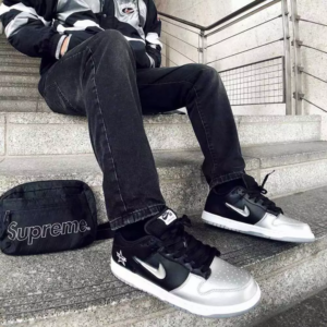 Alternative view of Giày Nike Supreme x Dunk SB Low QS 'Metallic Silver' CK3480-001