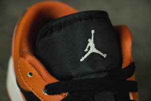 Giay Nike Air Jordan 1 Low 'Sport Spice Black' DV1299-800