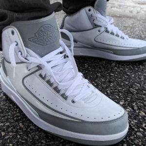 Alternative view of Giày Nike Air Jordan 2 Retro '25th Anniversary' 385475-101