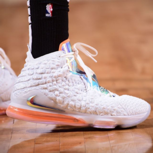 Alternative view of Giày Nike Lebron 17 BG 'Future Air' CT4136-100