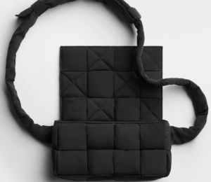 Tui Bottega Veneta Padded Tech Cassette Belt 'Black' 679763VBO808803