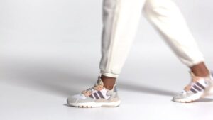 Alternative view of Giày Adidas Nite Jogger 'Glow Orange' EF5426