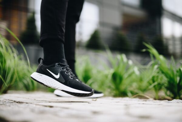 Giày Nike Legend React GS 'Black' AH9438-001 - Hình ảnh 3