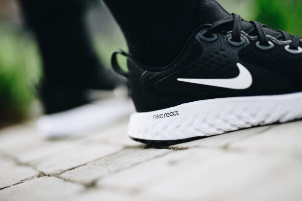 Giày Nike Legend React GS 'Black' AH9438-001 - Hình ảnh 2
