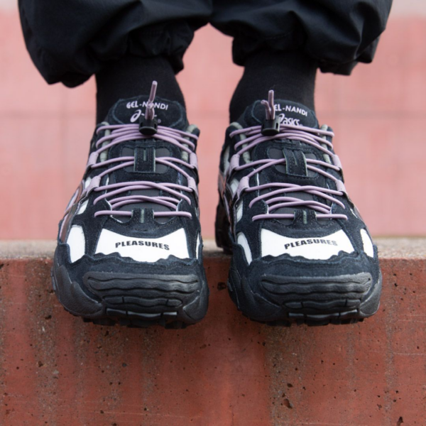 Giày Asics Pleasures x Gel Nandi Cream Graphite 1201A125 100 - Ảnh 3
