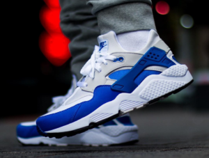 Alternative view of Giày Nike Air Huarache Run 'DNA CH 1 Game Royal' AR3864-101