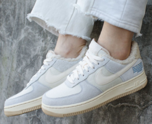 Giay Nike Air Force 1 Low '07 LV8 Sherpa Photon Dust DO7195-025