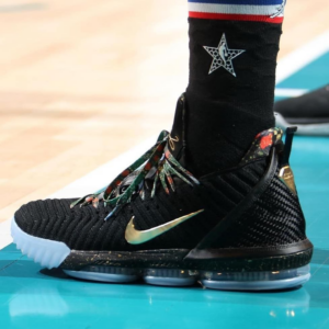 Alternative view of Giày Nike LeBron 16 KC 'Watch The Throne' CI1518-001