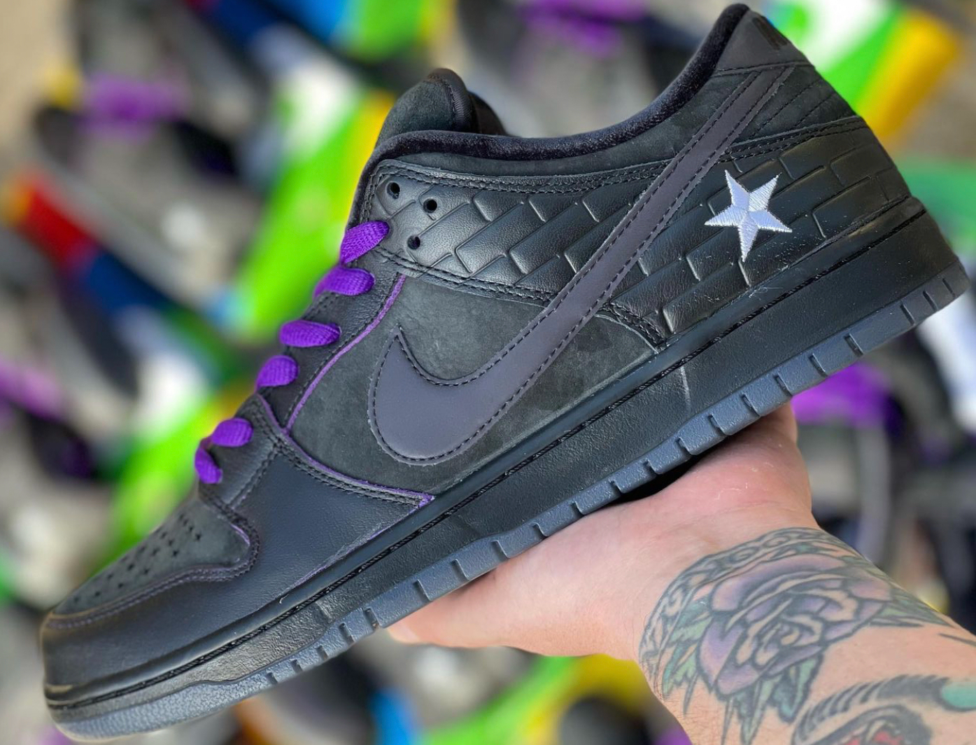 Buy Familia x Dunk Low Pro QS SB 'First Avenue' - DJ1159 001