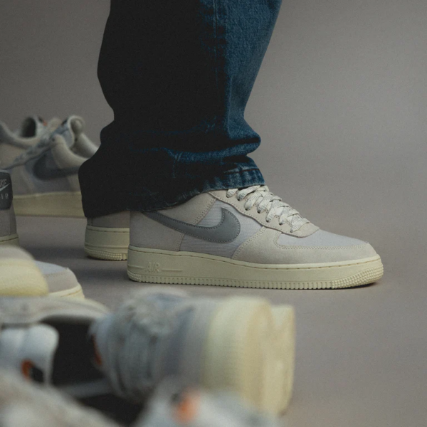 Giày Nike Air Force 1 '07 LV8 Photon Dust and Sail 'Grey' DO9801-100 - Hình ảnh 3