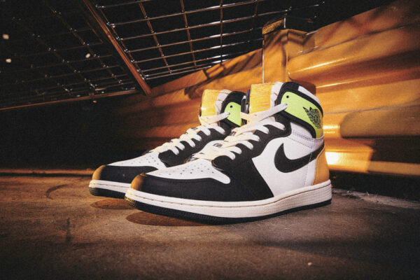 Giày Nike Air Jordan 1 Retro High OG 'Volt Gold' 555088-118 - Hình ảnh 6