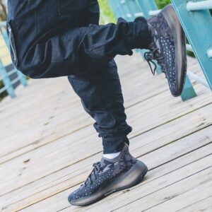 Alternative view of Giày Adidas Yeezy Boost 380 'Onyx Non-Reflective' FZ1270