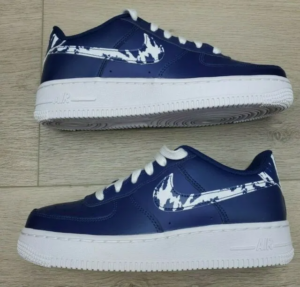 Alternative view of Giày Nike Air Force 1 LV8 1 GS 'Splatter Swoosh Blue Void' CZ7878-400