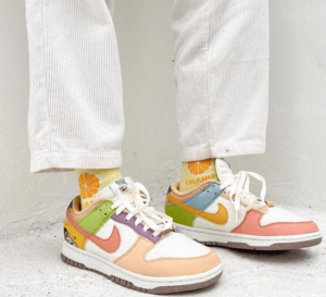 Giay Nike Dunk Low SE 'Sun Club' DQ0265-100