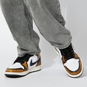 Giay Nike Air Jordan 1 Mid SE 'Orange Wear Away' DQ8417-071