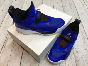 Alternative view of Giày Nike Air Jordan 33 SE PF 'Hyper Royal' CD9561-401