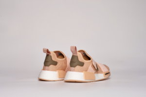 Giay Adidas Wmns NMD R1 Strap 'Halo Blush' GW9469
