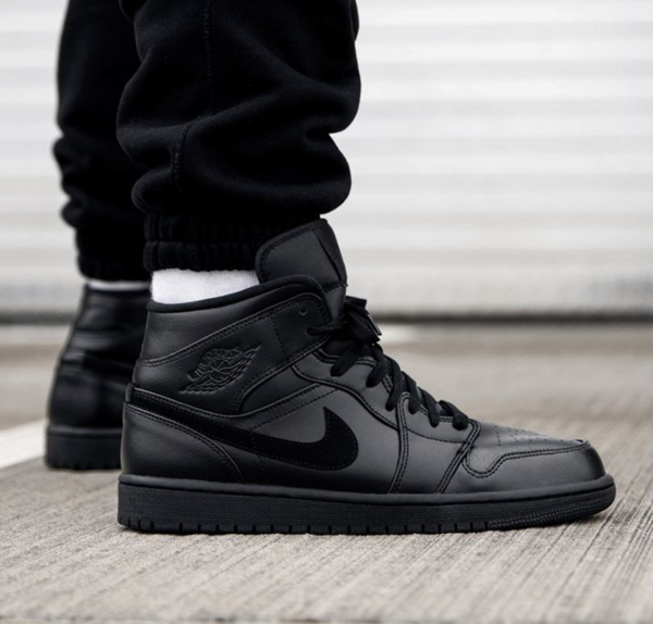 Giày Nike Air Jordan 1 Mid 'Triple Black' 554724-090 - Hình ảnh 2