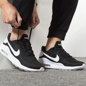 Alternative view of Giày Nike Air Max Axis 'Black' AA2146-003
