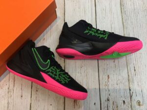 Alternative view of Giày Nike Kyrie Flytrap II Kid 'Black Hyper Pink' AQ3412-005