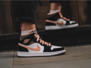 Alternative view of Giày Nike Wmns Air Jordan 1 Mid SE 'Peach Mocha' DH0210-100