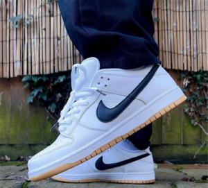 Giay Nike SB Dunk Low Pro 'White Gum' CD2563-101