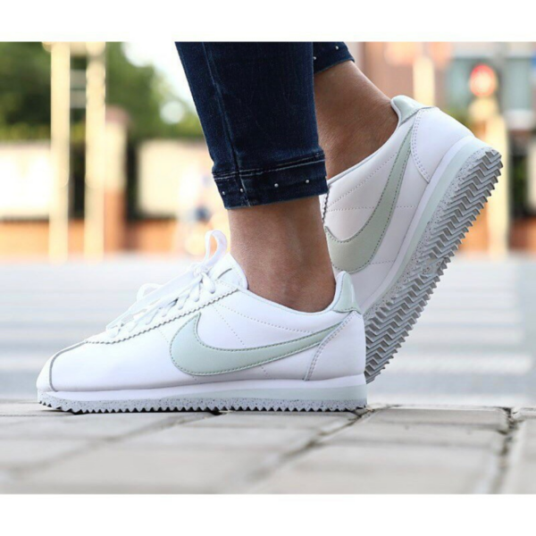 Giày Nike Wmns Classic Cortez Flyleather 'White Light Silver' AR4874-100 - Hình ảnh 3