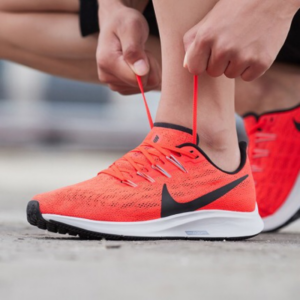 Alternative view of Giày Nike Air Zoom Pegasus 36 'Bright Crimson' AQ2203-600