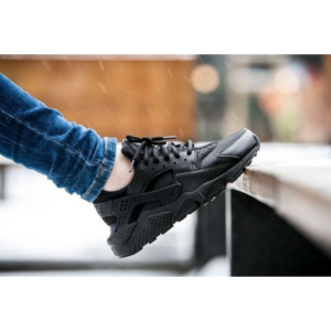Alternative view of Giày Nike Wmns Air Huarache Run 'Triple Black' 634835-012
