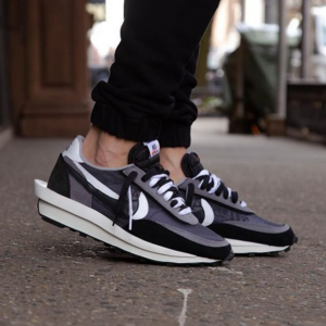 Alternative view of Giày Nike Sacai x LDWaffle 'Black' BV0073-001