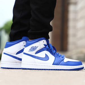 Alternative view of Giày Nike Air Jordan 1 Mid 'Hyper Royal' 554724-114