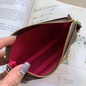 Alternative view of Túi Louis Vuitton Pochette Accessoires Mini Pink Coated Canvas Wristlet N60402