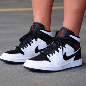 Alternative view of Giày Nike Wmns Air Jordan 1 Mid 'White Black' BQ6472-101