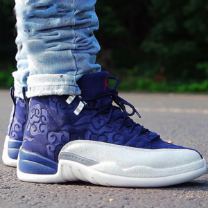 Alternative view of Giày Nike Air Jordan 12 Retro GS 'International Flight' BV8017-445