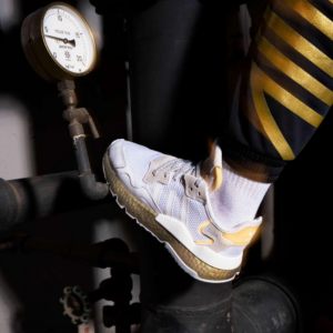 Alternative view of Giày Adidas Wmns Nite Jogger 'White Gold Metallic' FV4138
