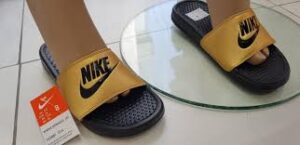 Alternative view of Dép Nike Wmns JDI Benassi Slides 'Black Metallic Gold' 343881-014