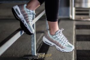 Alternative view of Giày Nike Air Max 95 'Moon Particle' 307960-018