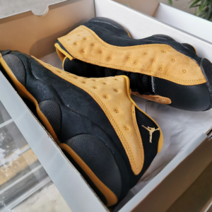 Alternative view of Giày Nike Air Jordan 13 Retro Low 'Chutney' 2017 310810-022