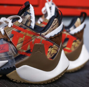 Alternative view of Giày Nike Jordan Why Not Zer0.2 TNT Crash Bandicoot CW6565-900