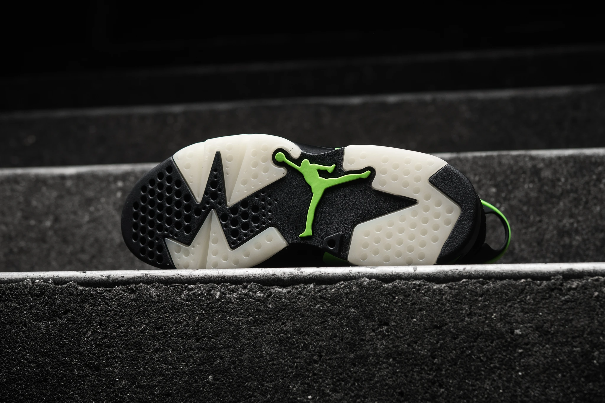 Giày Nike Air Jordan 6 Retro 'Electric Green' CT8529-003 - Ảnh 6