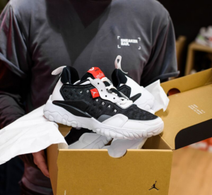 Giay Nike Air Jordan Delta 2 'Chicago Bulls' CV8121-011