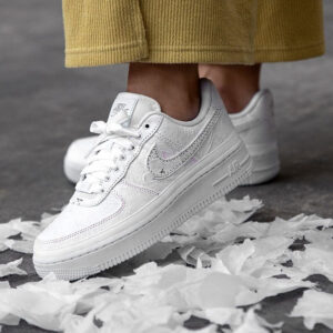 Alternative view of Giày Nike Wmns Air Force 1 Low LX 'Reveal' CJ1650-100