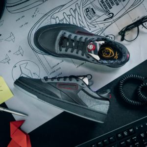 Alternative view of Giày Reebok The Money Heist x Club C 'The Professor' GX9441