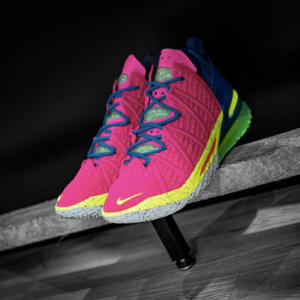 Alternative view of Giày Nike LeBron 18 'Los Angeles By Night' DB8148-600