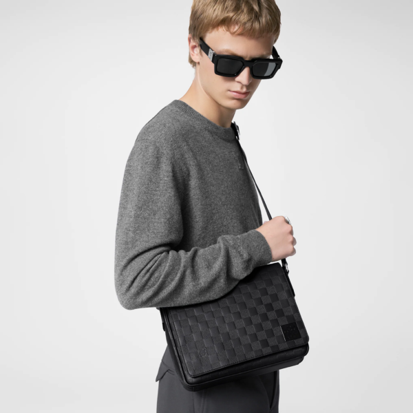 Túi Louis Vuitton District PM Messenger Bag 'Black' N42711 - Hình ảnh 2