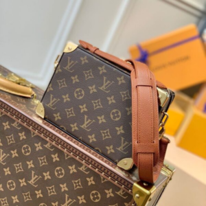 Alternative view of Túi Louis Vuitton x NBA Handle Trunk Monogram Other M45785