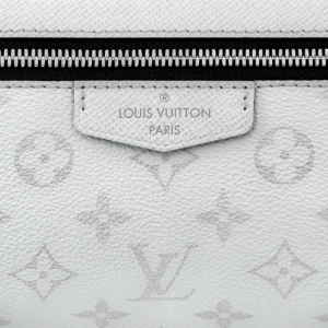 Louis Vuitton outdoor messenger schoudertas wit